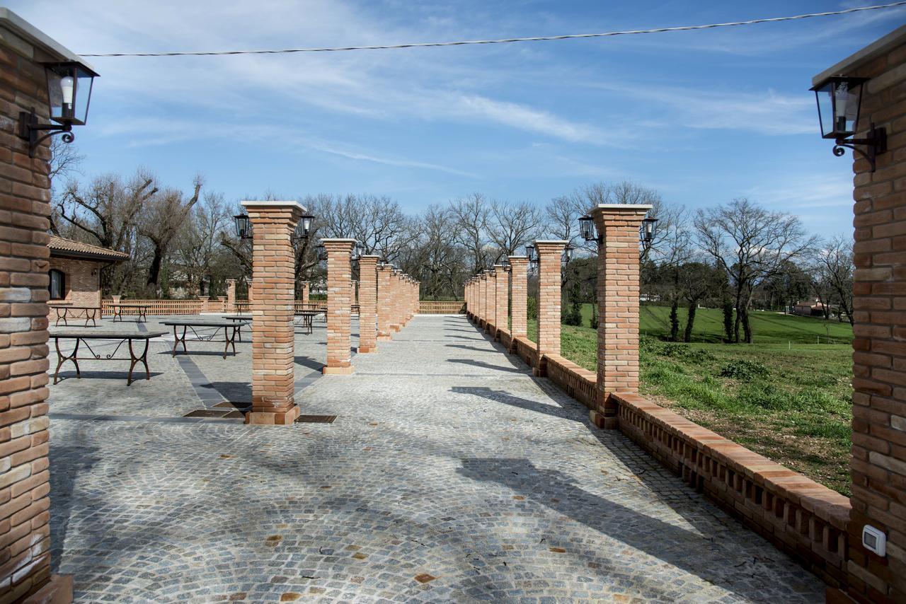 La Tenuta Di Trimalcione Pofi Екстериор снимка